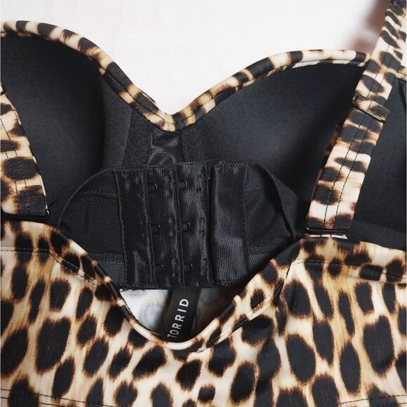 NWT Torrid Underwire Twist Front Cheetah Tankini Top Sz M/L 00/D/DD - Picture 5 of 13